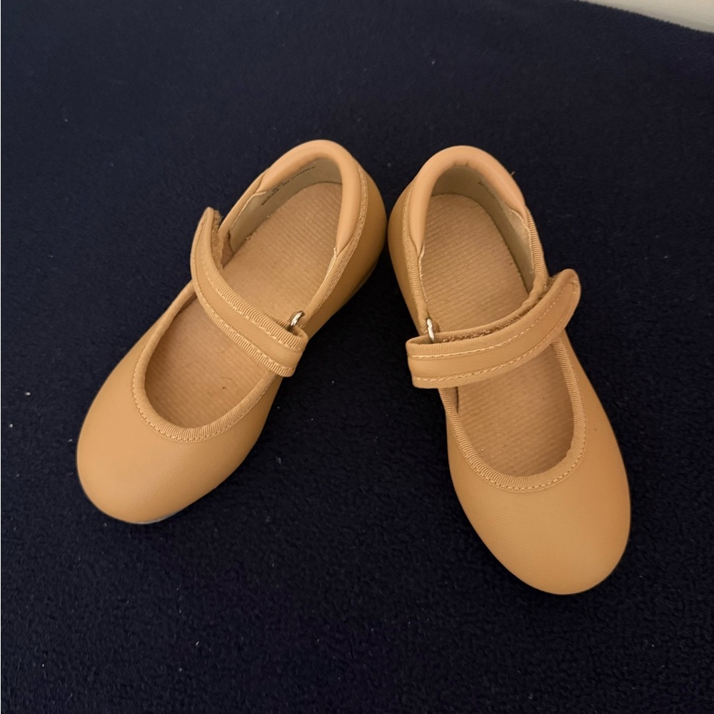 Tap Dancing Shows with Velcro Strap and Rounded Toe - Picture 6 of 7